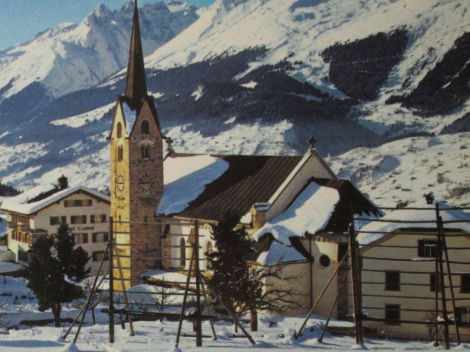 Cartoline postali: Obersaxen Meierhof , Kirche – Usato da Grenchen venduto da Bluemchen1900
