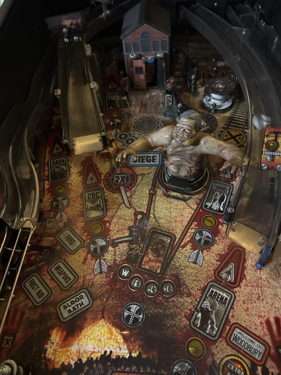 Stern Pinball Flipper: Flipper walking dead – Usato da saxon venduto da electrojeux 4