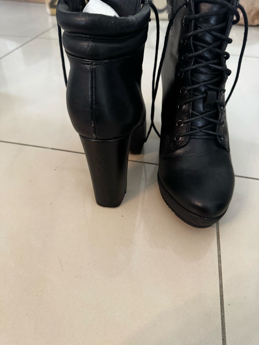 Scarpe da donna: Stifeletten von Café Noir-Gr 36 – Usato da Münchenbuchsee venduto da tamytam84 2