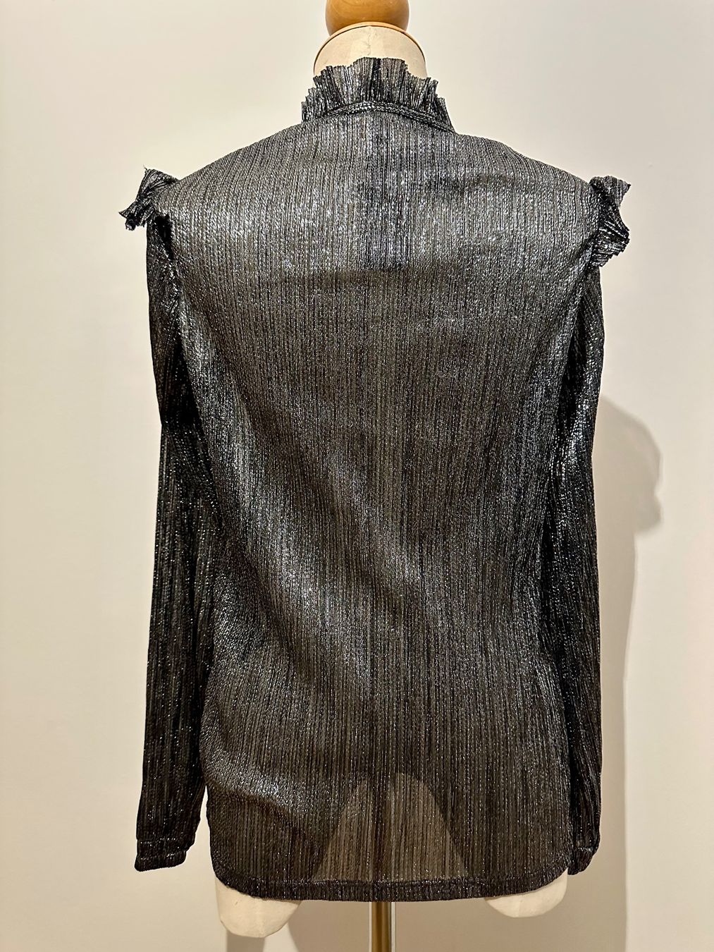 Maje Camicette: Maje long sleeve blouse, tie neck, new with tags – Nuovo e nell'imballaggio originale da Zürich venduto da EShopping81 4