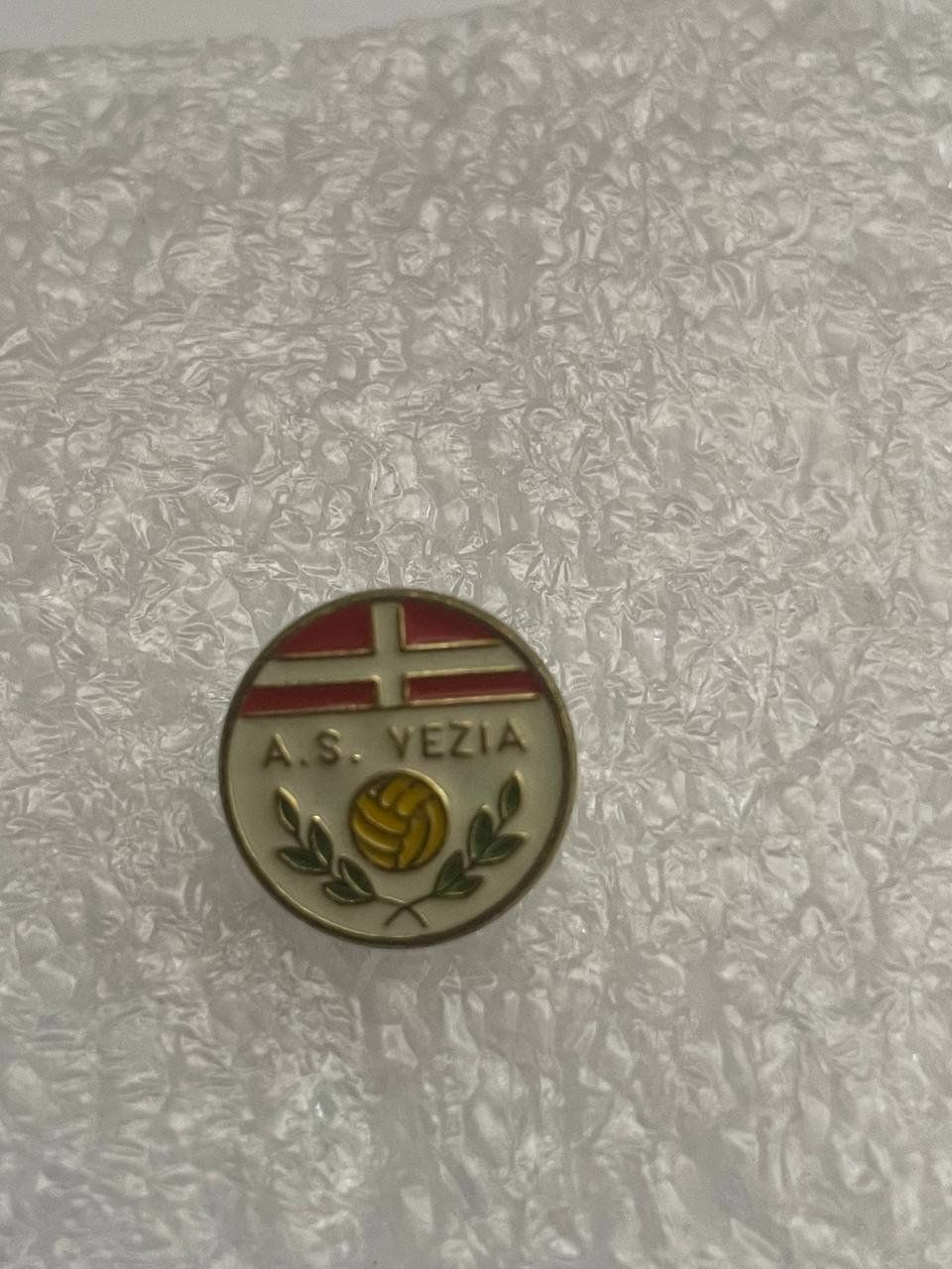 Plaquettes & Badges: 209. Pin - FC Vezia – D'occasion à Luzern par Irek