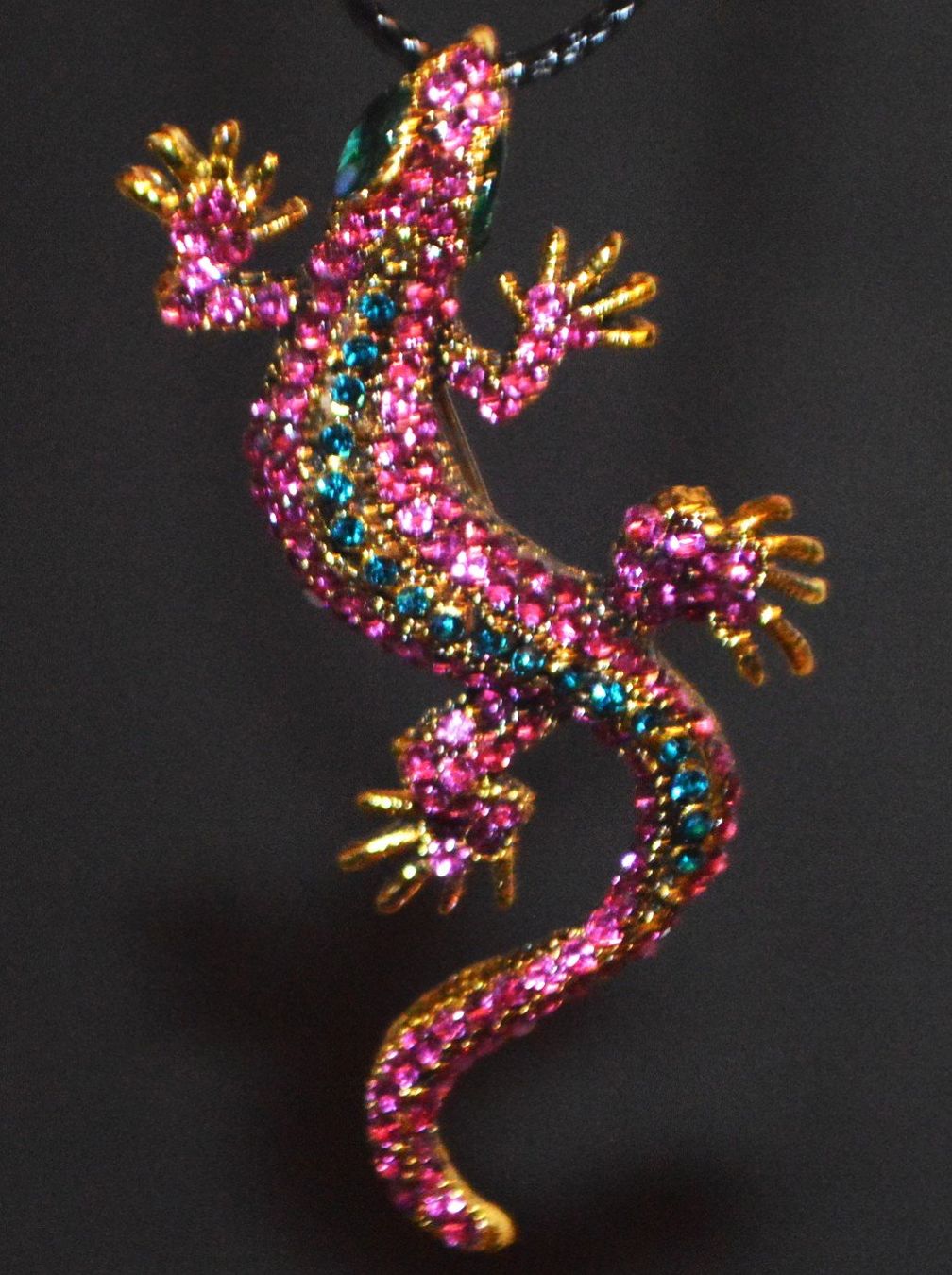 Spille & Fermagli: Brosche oder Halskette L-6693 – Eidechse purple mit Strass – Nuovo e nell'imballaggio originale da Goldiwil (Thun) venduto da han_v5b7 1