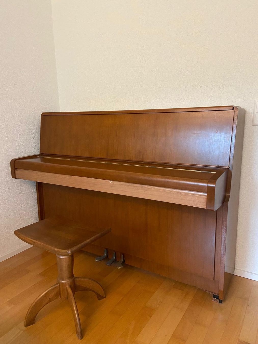 Yamaha Strumenti musicali: Wunderschönes Yamaha Klavier – Usato da Luzern venduto da Ratschi_LU 4