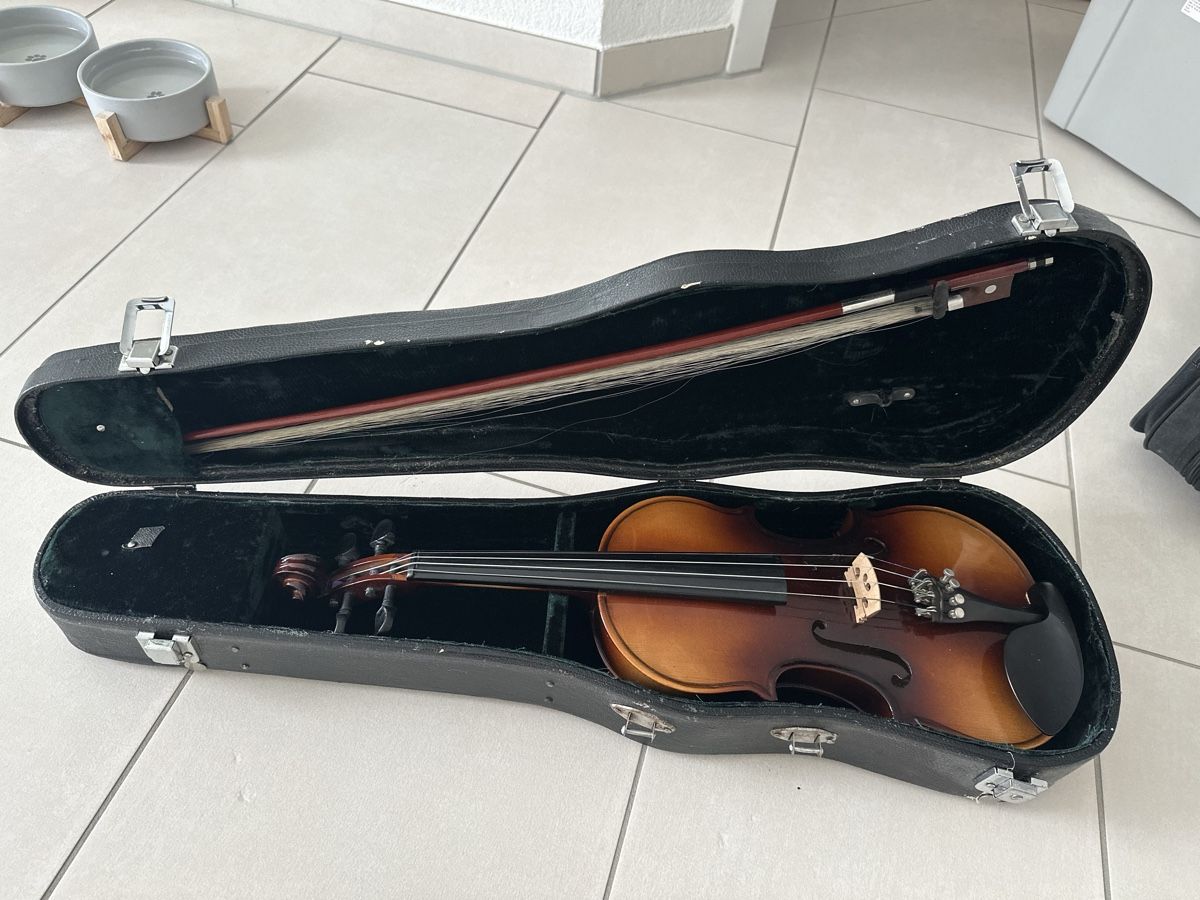 Strumenti musicali: Kinder Violine mit Koffer und Bogen DEFEKT – Difettoso da Liestal venduto da Busra99