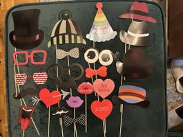 Photo Booth Props 25-30 pcs - set 1