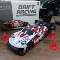 RC Drift Rennwagen 1:24 4WD LED mit Ersatzreifen 20 km/h