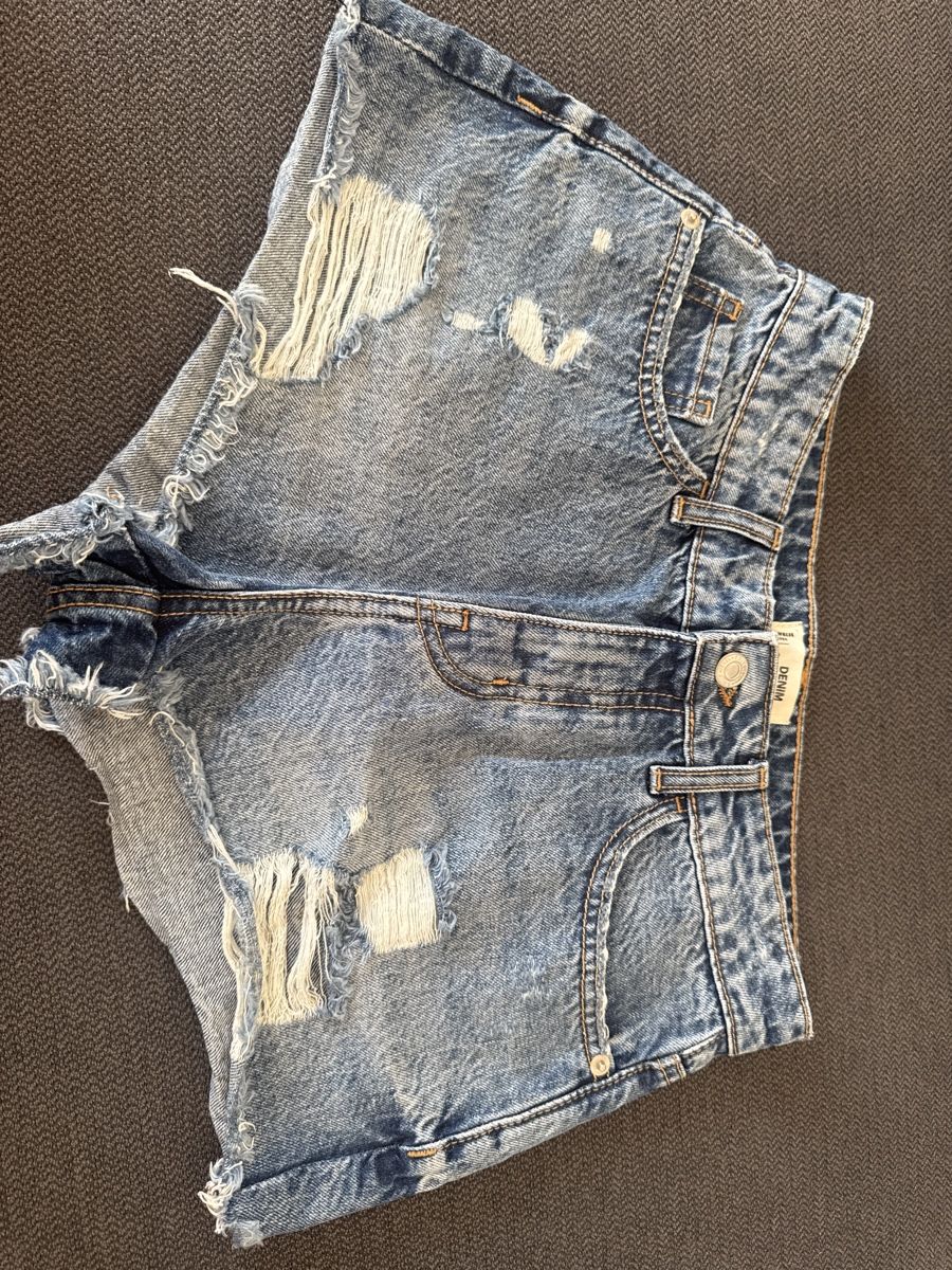Tally Weijl Jeans: Denim Shorts, destroyed Look, Gr. 36 – Usato da Burgdorf venduto da Lou-123