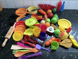 Spielzeug Kinderküche Set mit Zubehör gebrauchter Zustand