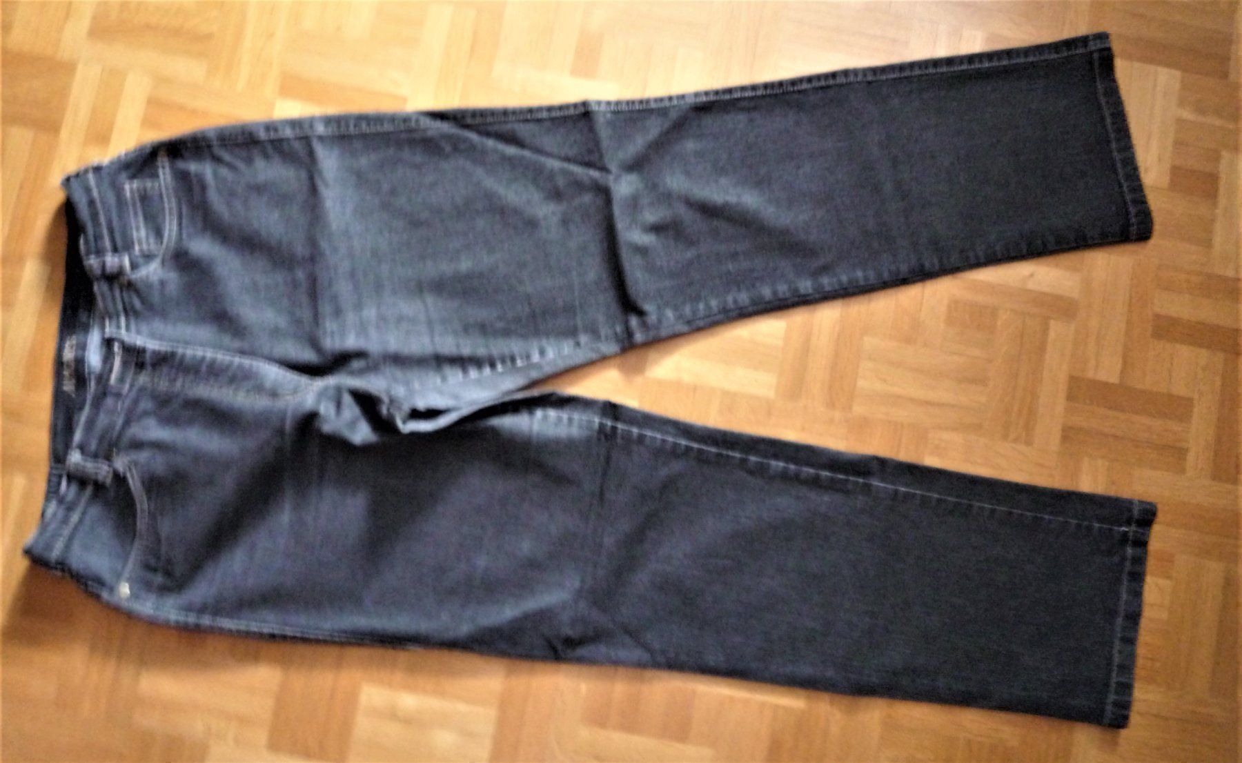 Jeans: Jean schwarz – Usato da Rafz venduto da Sonnenblume305