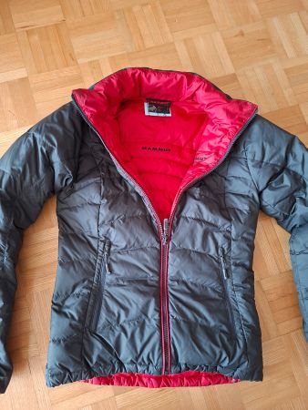 Mammut Wendejacke schwarz rot Grösse XS gebraucht