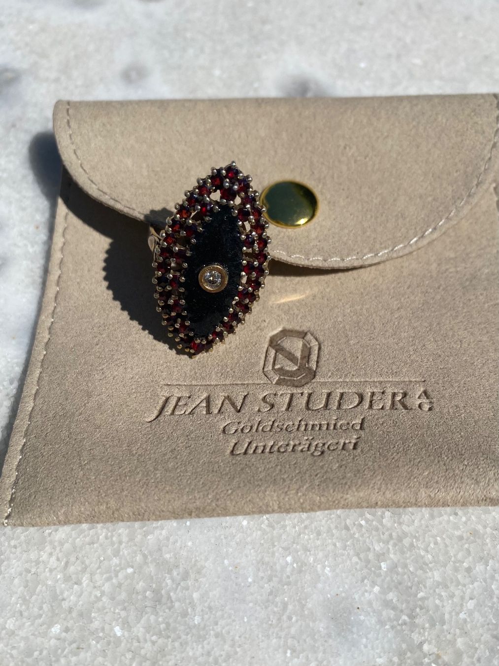 Ringe: Böhmischer Granat - Ring mit Brillanten – Gebraucht aus Unterägeri von sku_6d27 4