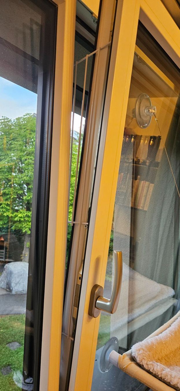 Griglie e Inferriate: Katzenschutz Kippfenstergitter weiss – Usato da Affoltern am Albis venduto da Stefanie_89 1