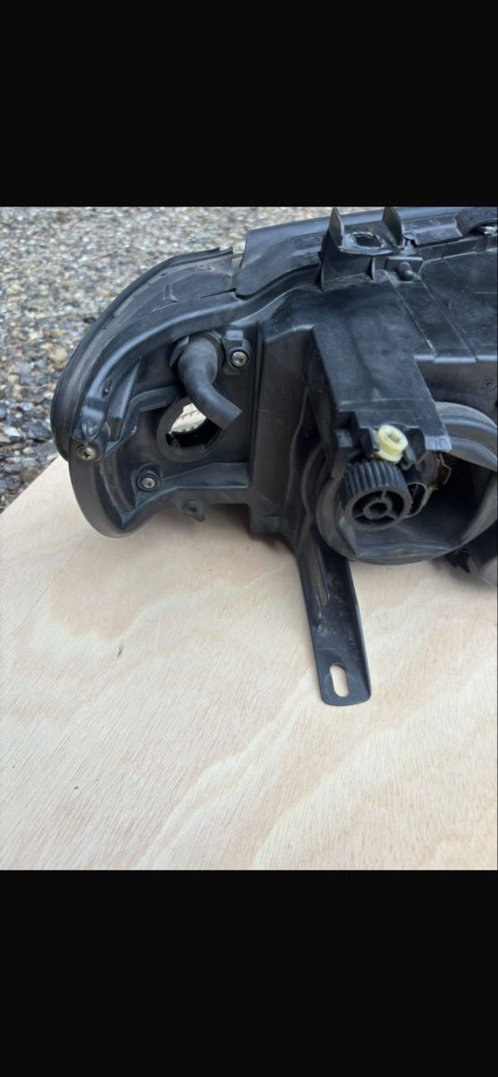 Tutti pezzi di ricambio auto: Bmw x5 e53 Scheinwerfer – Usato da Ostermundigen venduto da M45m78m01 3