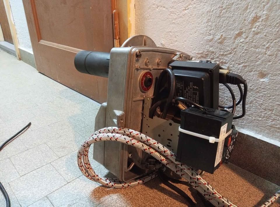 Diesel Radiatori: brûleur à fioul ELCO EL 01A.27 – Usato da Bienne venduto da Daniel_Schader 2