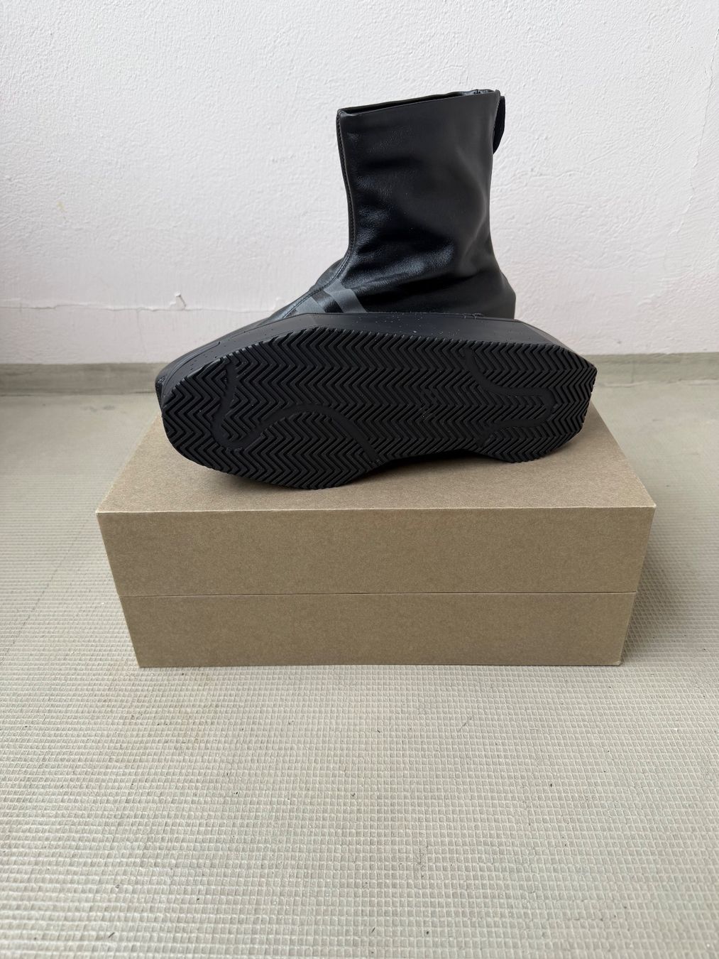 Y-3 Scarpe da uomo: Y-3 Kyasu Overboot 45 1/3 – Nuovo (secondo la descrizione) da Basel venduto da Sekijo 1