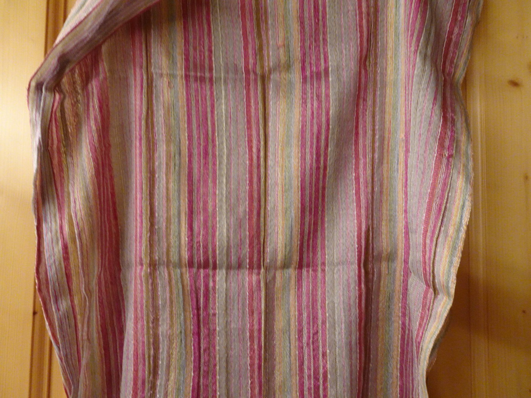 Foulard & Sciarpe: Wunderschöner Schal 184 cm x 64 cm - 426244 – Usato da Küssnacht am Rigi venduto da Good4Deckeli 1