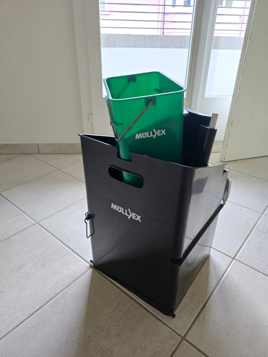 Müllex Poubelles: ZWEI Müllex Compo Abfalleimer – D'occasion à Zürich par Geissi6