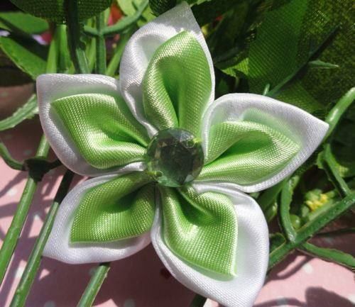 Lampade: Applique fleur satin de tons 5cm VERT – Nuovo e nell'imballaggio originale da St-Imier venduto da goodber