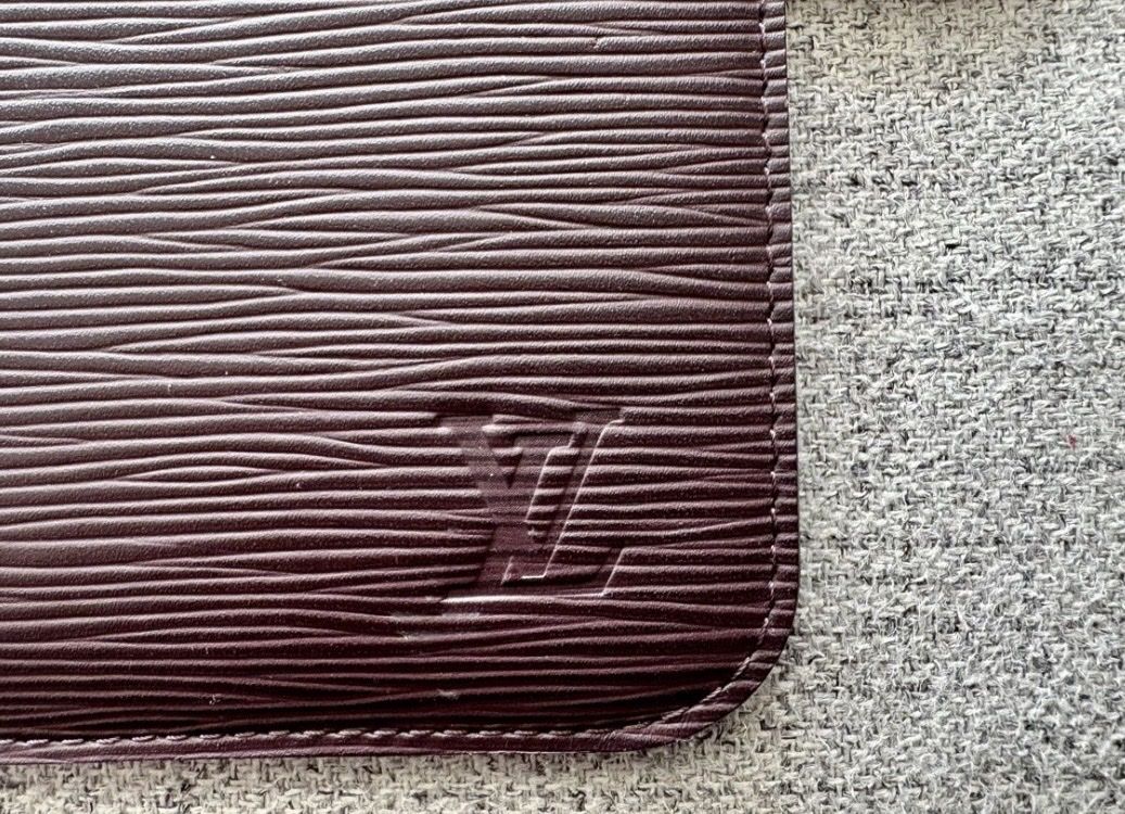 Louis Vuitton Borse: Pochette Louis Vuitton Epi Cuir Violet – Usato da Sugiez venduto da Mlle_Bakets 6