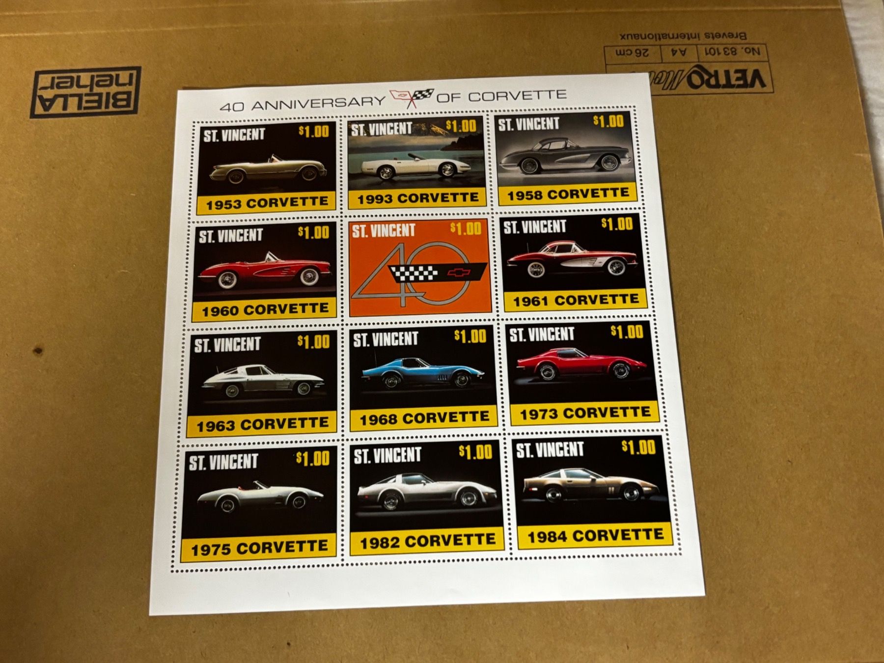 Tutti i francobolli: Chevrolet Corvette Briefmarken St. Vincent – Nuovo e nell'imballaggio originale da Zürich venduto da engebrunau