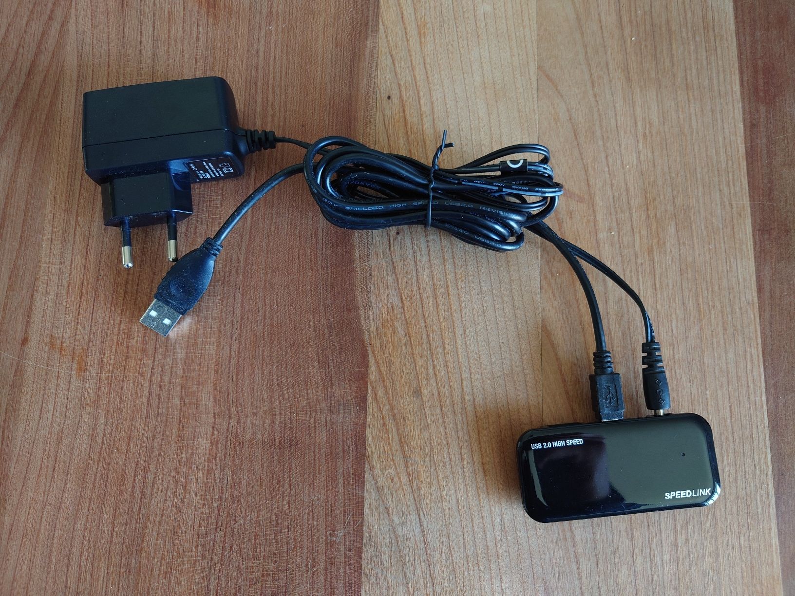 Hub & Switch: Speedlink USB 2.0 Hub, 4-Port, Schwarz – Usato da Winterthur venduto da Tenderizer3000 3