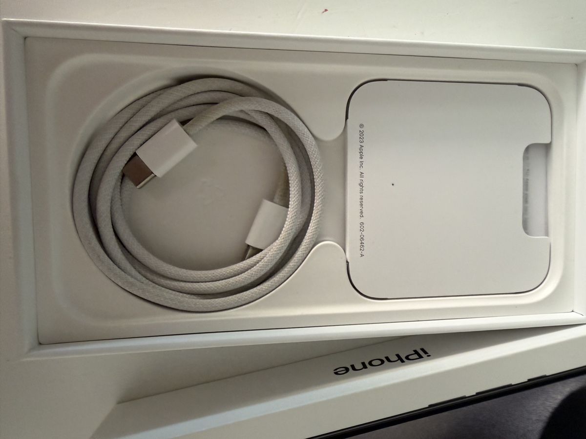 Apple Telefoni cellulari / Smartphones: iPhone 15 Pro mit 128GB – Usato da Zürich venduto da pick-pay 3