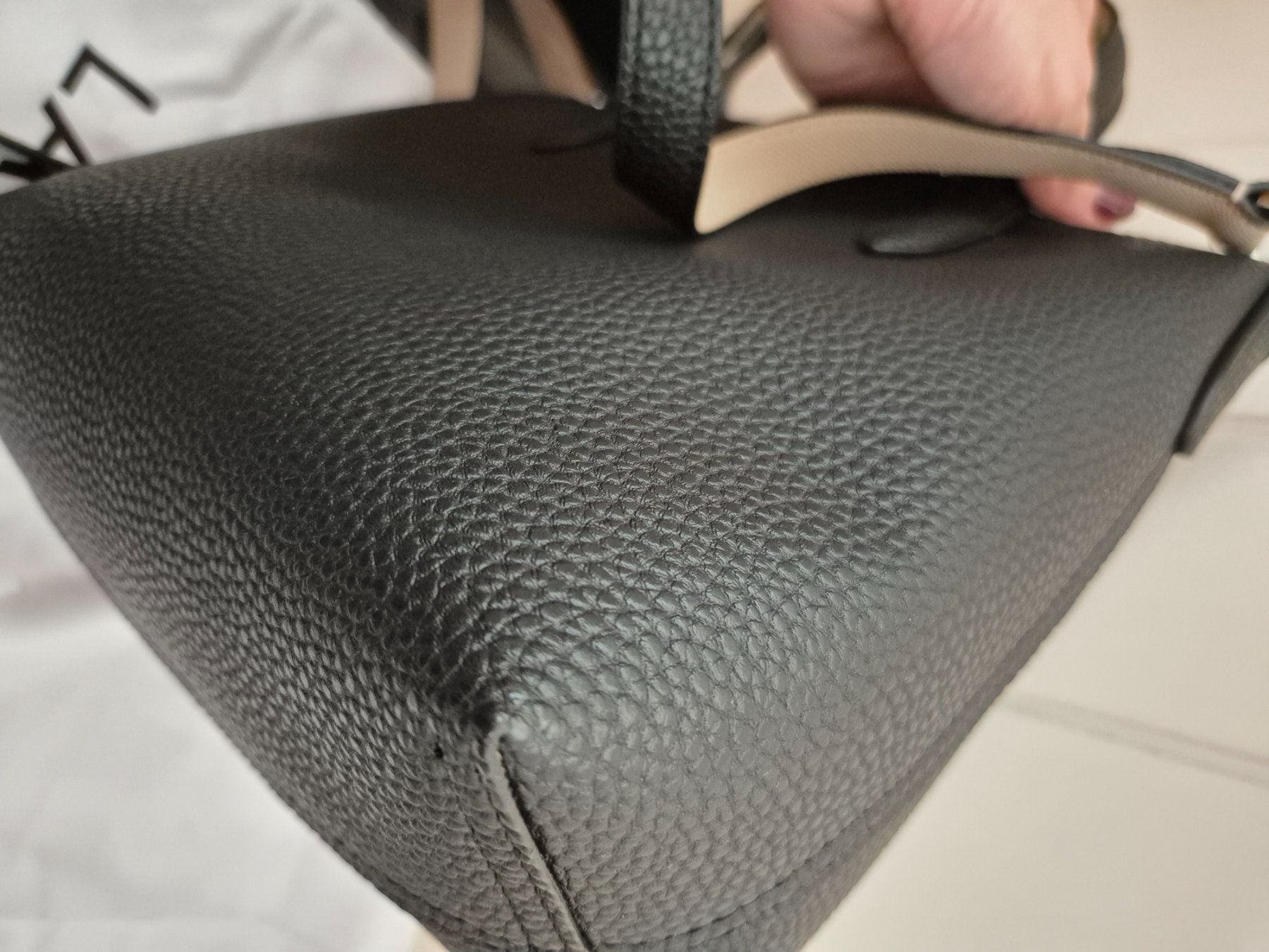 Lacoste Sacs femmes: NEUE LACOSTE Schulter- Handtasche – Neuf (Voir description) à Unteriberg par VOI_69 4