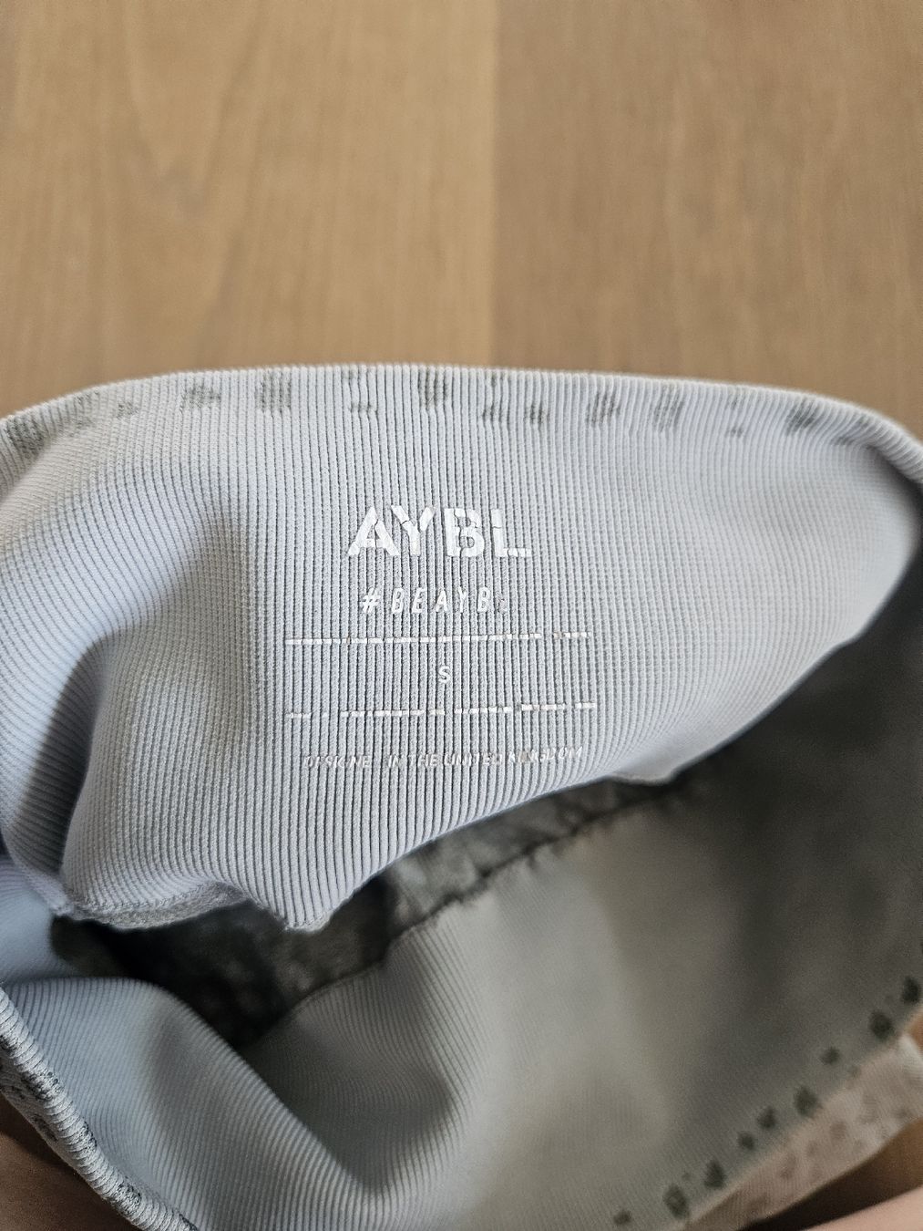 Aybl Leggings: Kurze Sporthosen AYBL Grau Grösse S – D'occasion à Rüschlikon par zzz1234 2
