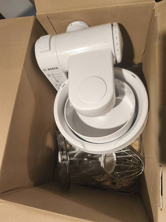Elettrodomestici da cucina: Bosch Küchenmaschine  – Usato da Oberengstringen venduto da mai_9jkk