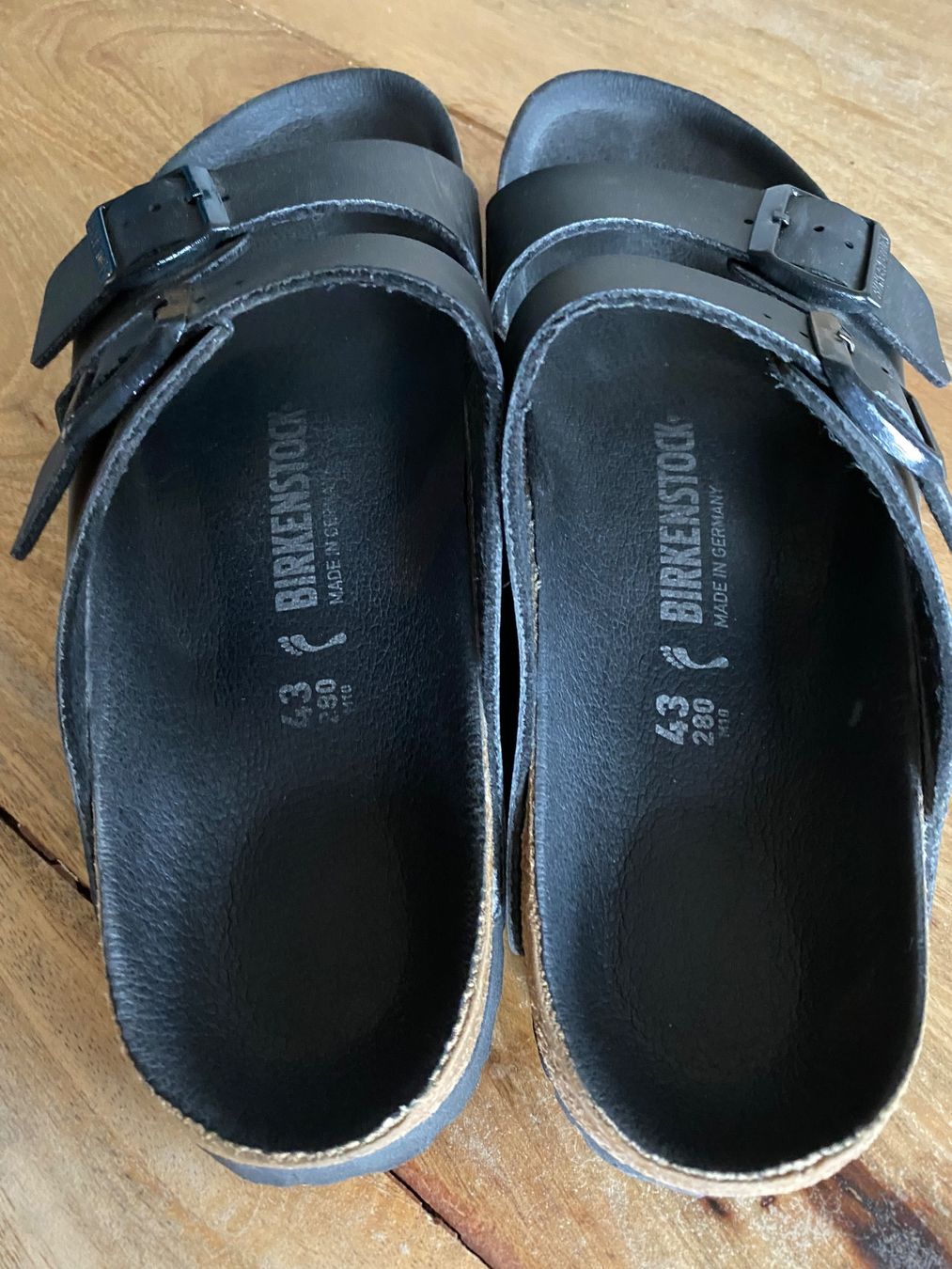 Birkenstock Scarpe da uomo: Birkenstock Sandalen schwarz 43 – Usato da Schlieren venduto da Javisnchz 1