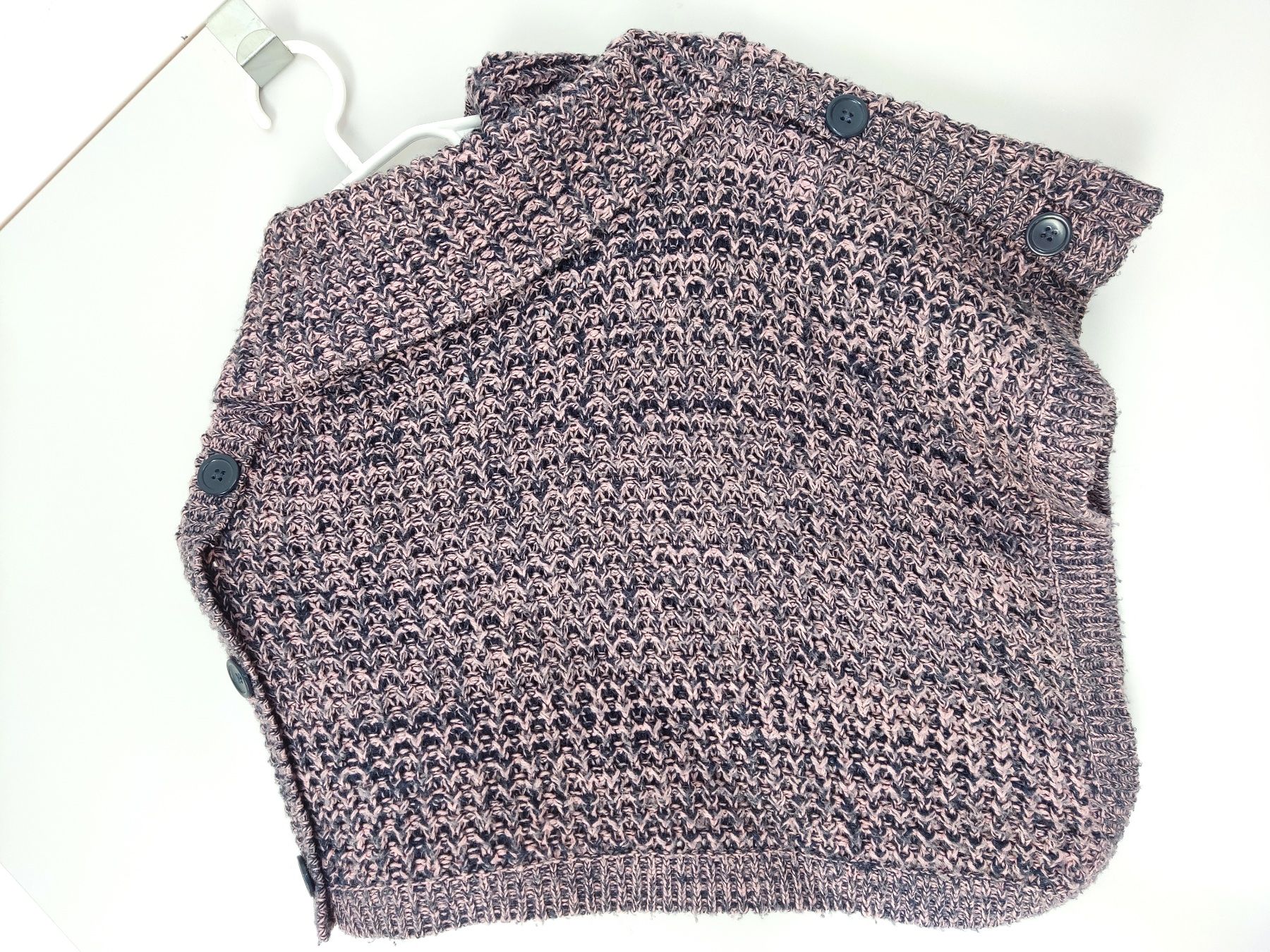 Maglioni & Felpe: Kinder Mädchen Poncho Gr. 116 – Usato da Biel/Bienne venduto da AnikaNah 2