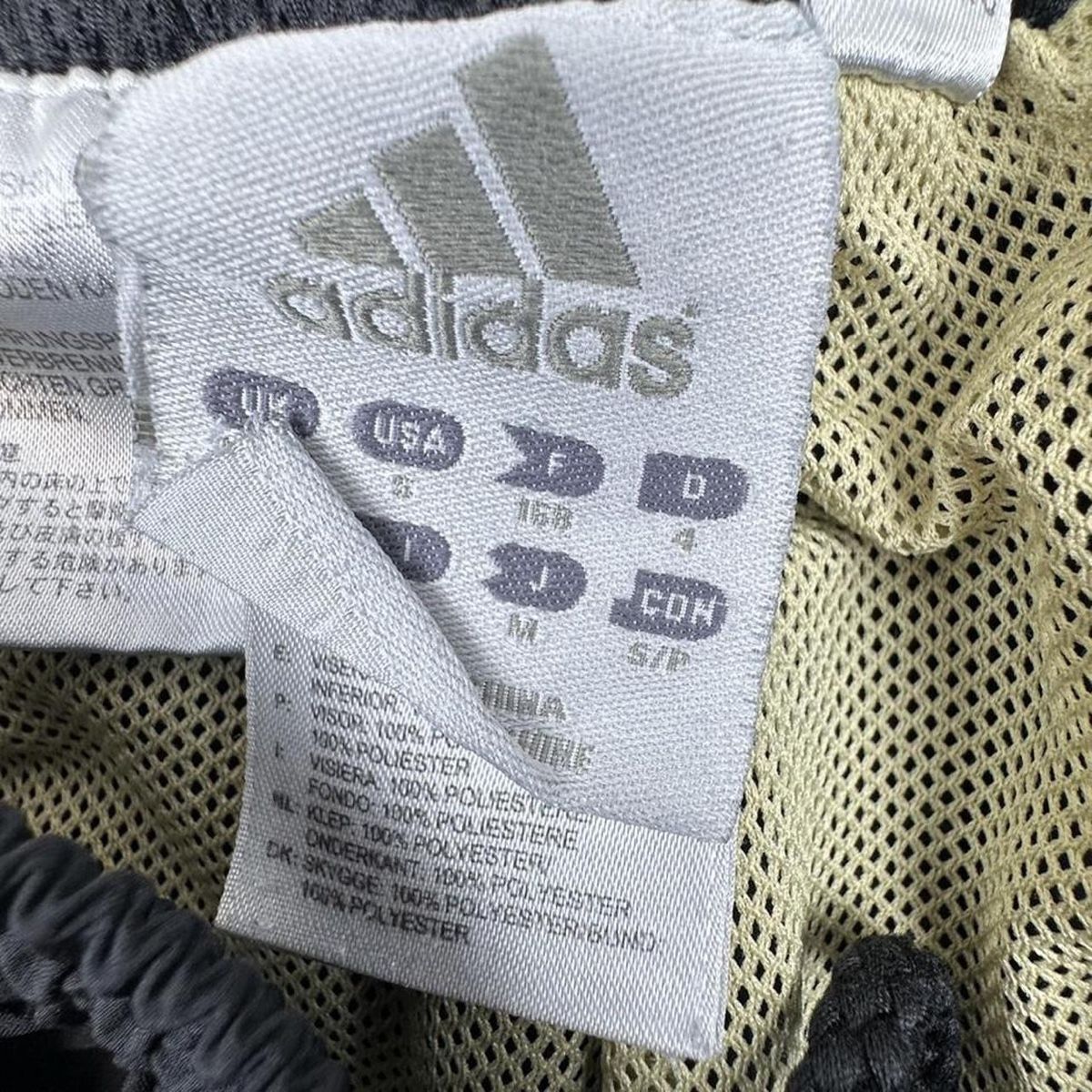 Adidas Pantaloni: Adidas Liverpool trackpant – Usato da Erlinsbach SO venduto da TogaResell 3