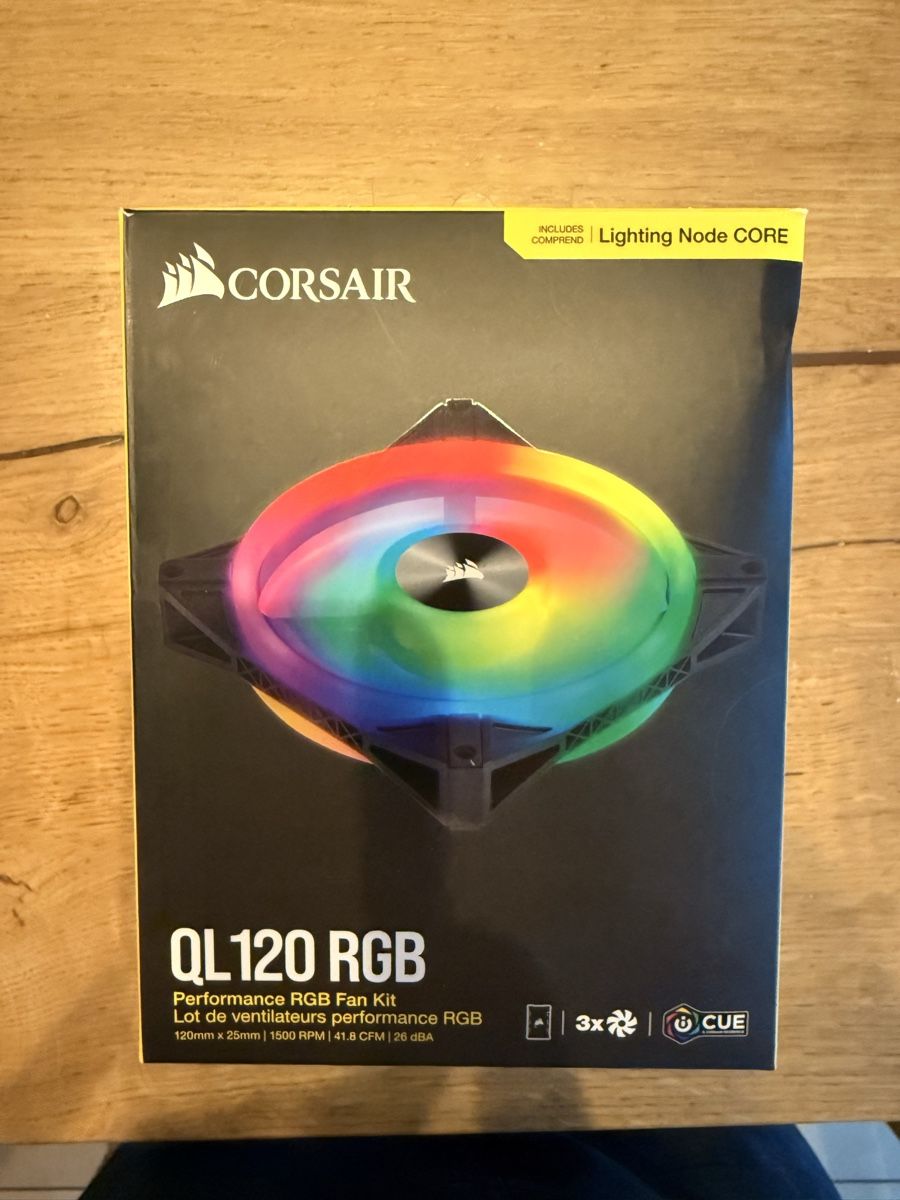 Corsair Ventilatori: Corsair QL120 RGB, Kit 3 ventilateurs + Lighting Node Core – Usato da Volleges venduto da Grroom
