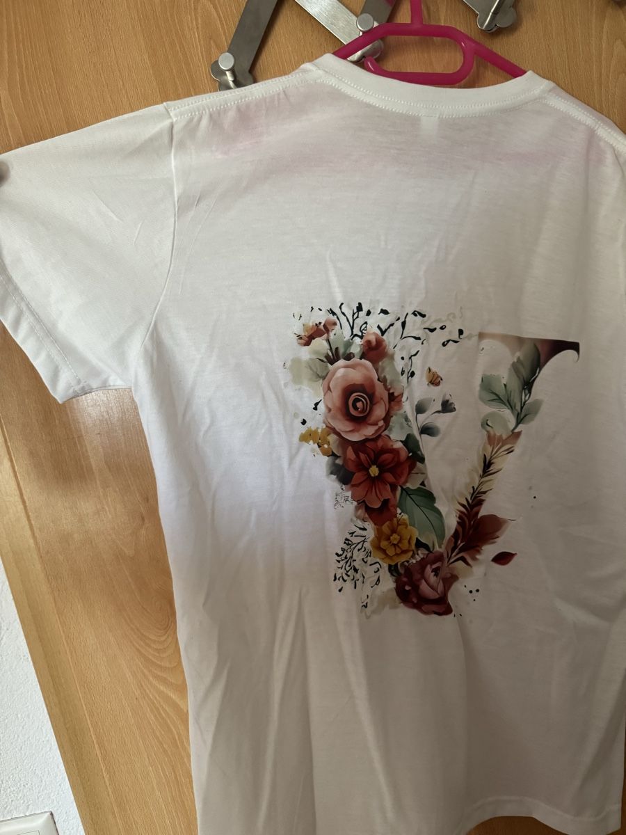 T-shirt: T-Shirt Weiss mit V Print  – Nuovo (secondo la descrizione) da Ins venduto da maximal_30CHF 3