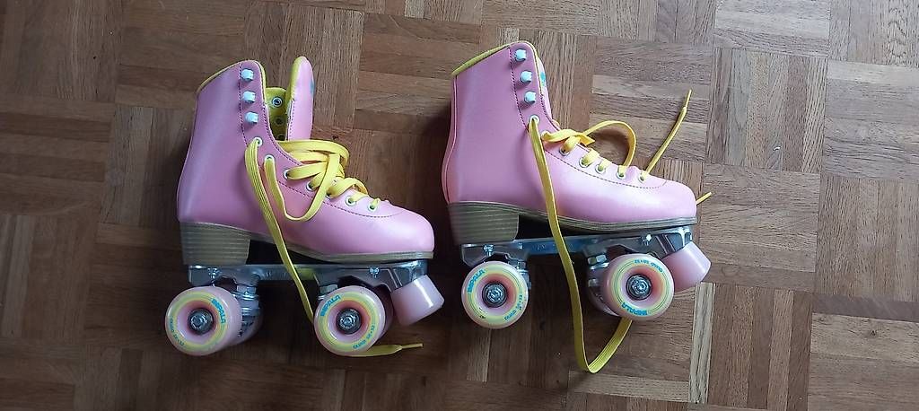 Patins à roul. & inline: Rollerskates Impala; Gr. 35  – D'occasion à Speicher par Luzcy 1