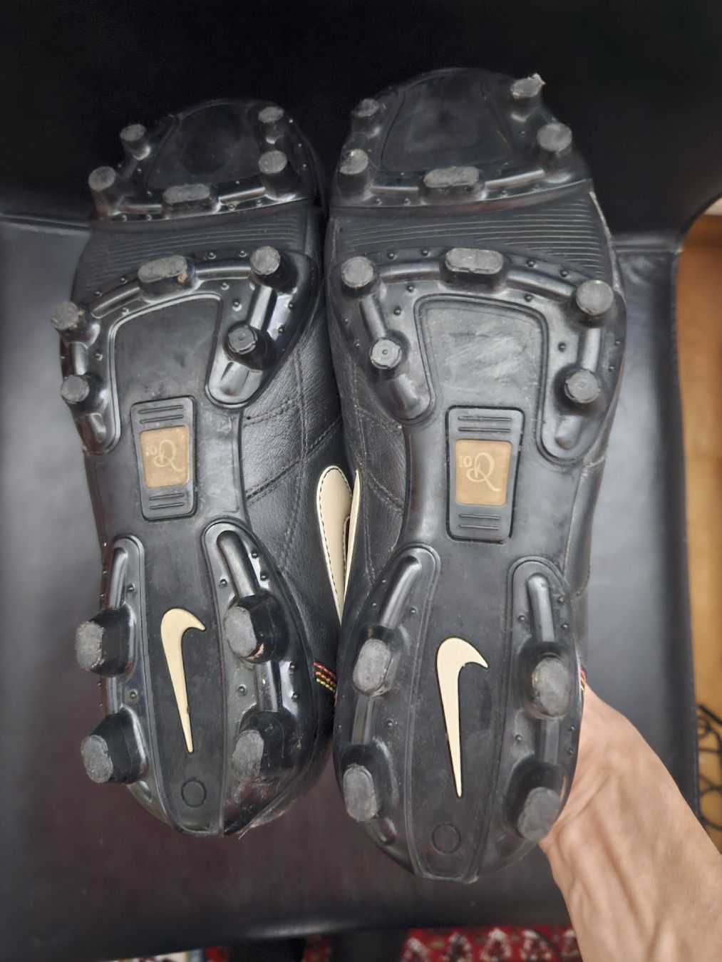 Nike Chaussures hommes: Nike R10 Nocken FG Gr 37.5 – D'occasion à Emmenbrücke par TopGato 2