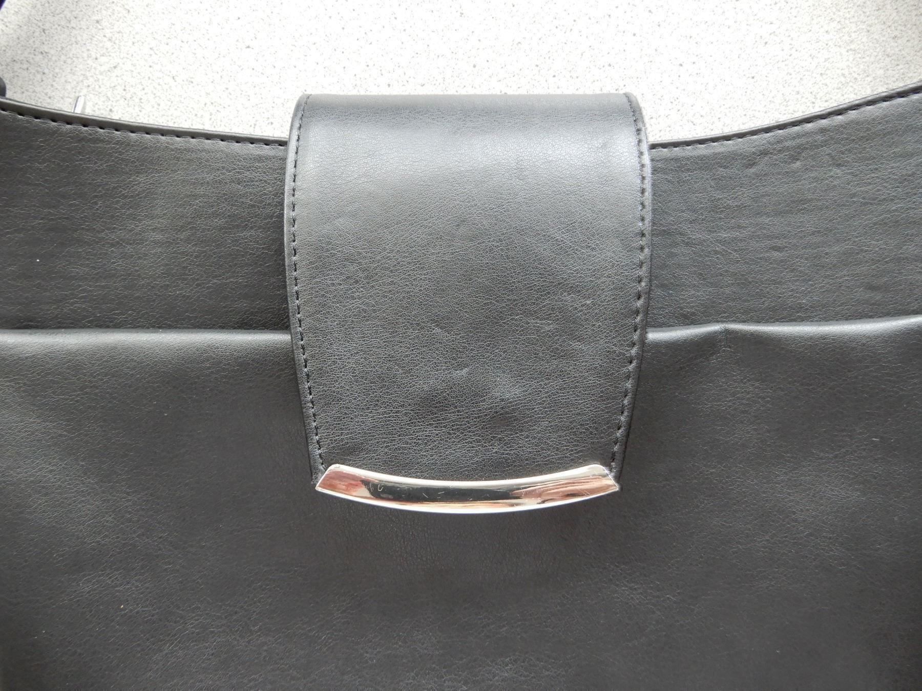 Taschen für Damen: Lederhandtasche Made in Italy, schwarz – Gebraucht aus Burgdorf von Liss 5
