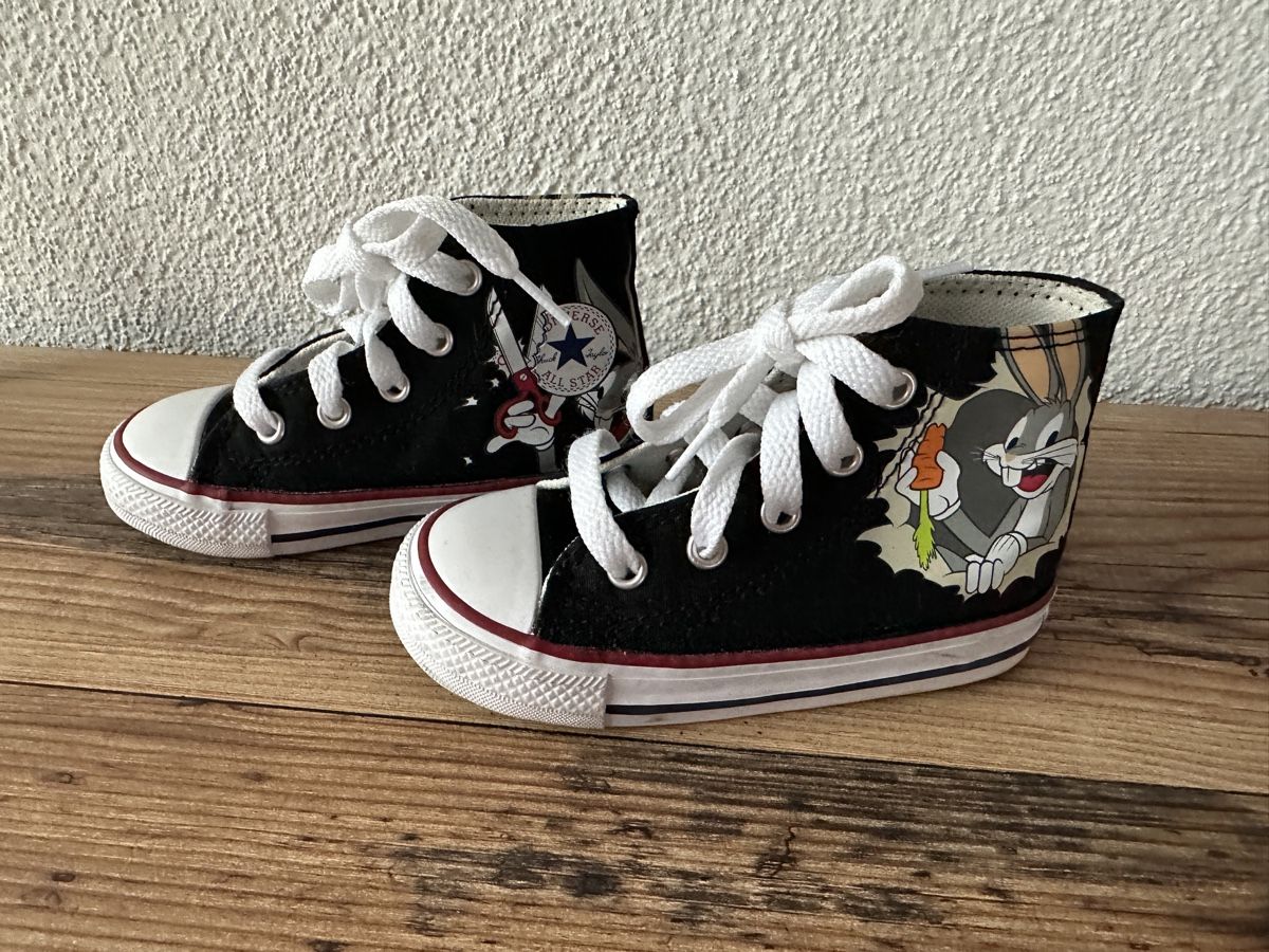 Converse Schuhe für Jungen: Converse Bugs Bunny, Grösse 22 – Gebraucht aus St. Gallenkappel von sunne88 2