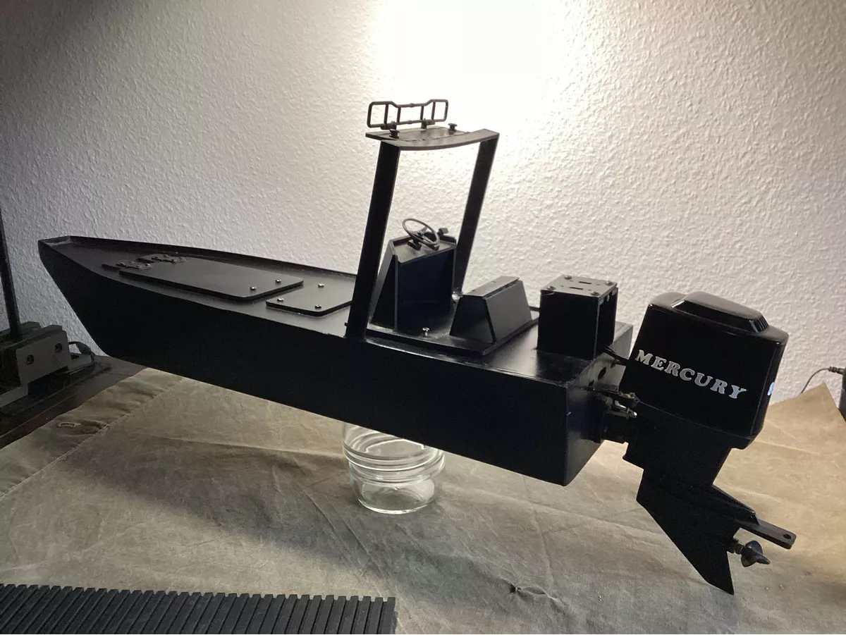 RC Kits de montage: RC Schiff Eigenbau – D'occasion à Eggiwil par M8Black 1