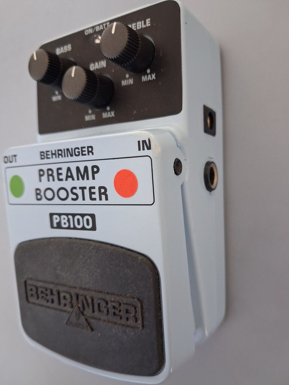 Behringer Amplificatori: Behringer Preamp Booster PB100 – Usato da Einsiedeln venduto da Sunny521 2