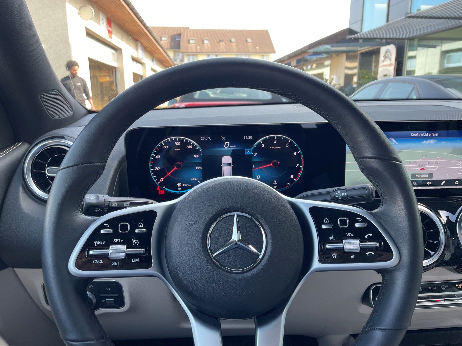Mercedes-Benz Automobili: Mercedes Benz GLB 200 Progressive – Usato da Stallikon venduto da ulv_k7jj 8