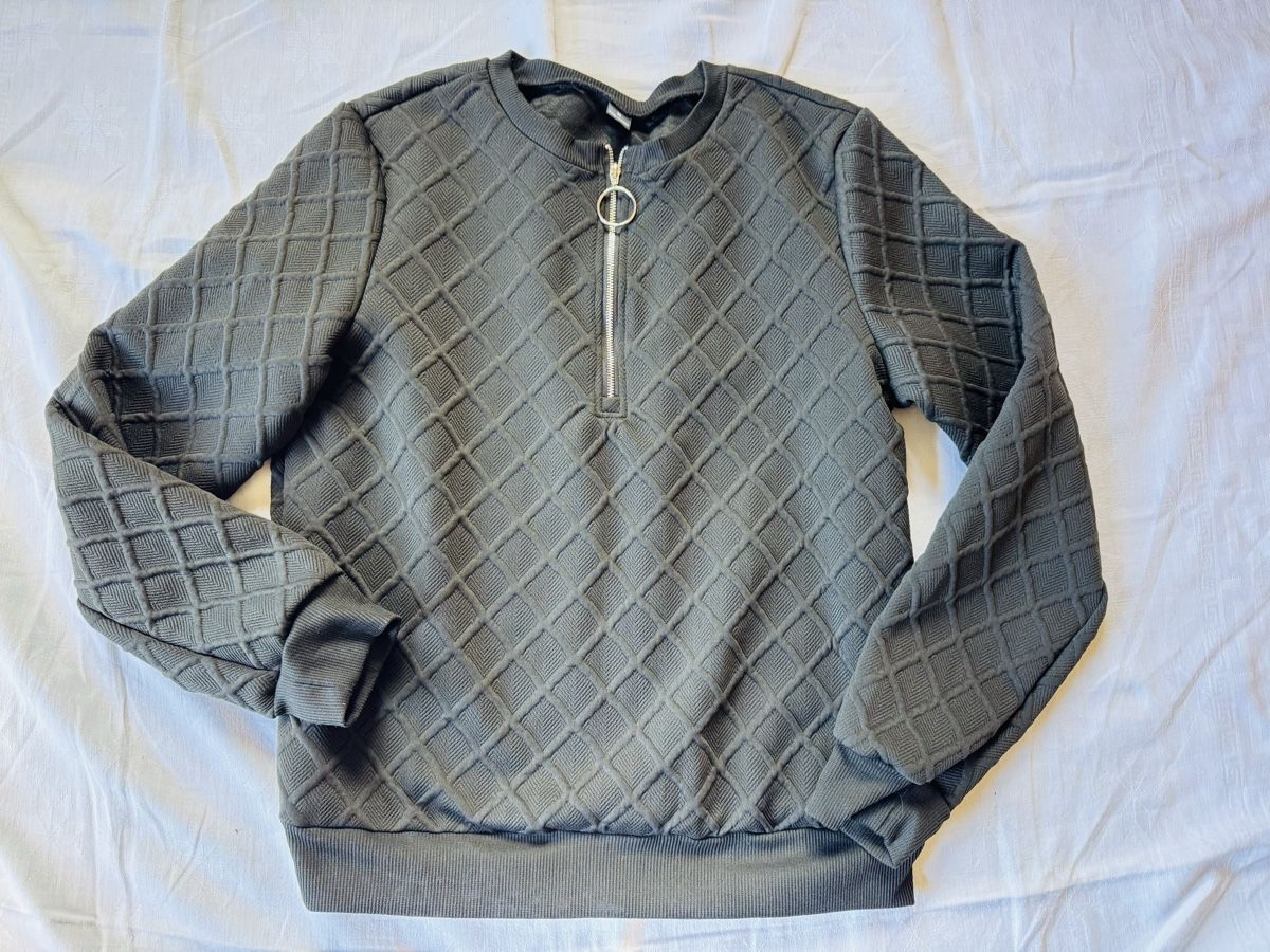 Maglioni & Felpe: Sweat gris texturé avec zip – taille M – Usato da Ballaigues venduto da stef1972