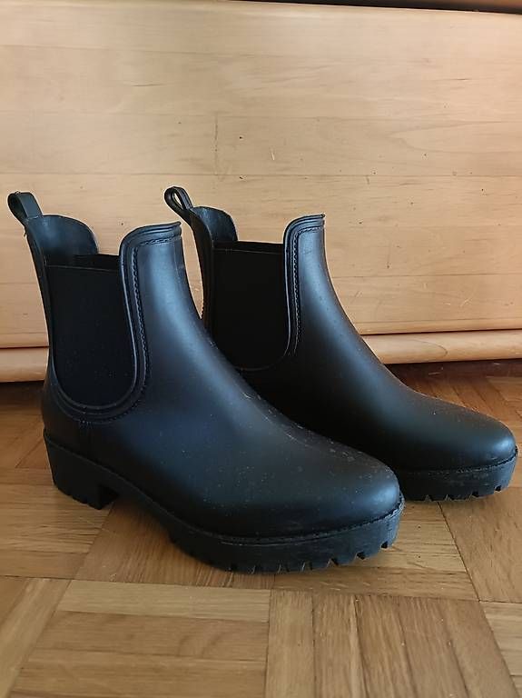 Scarpe da donna: Gummistiefel Gr. 38 – Usato da Sissach venduto da jgt_6k76