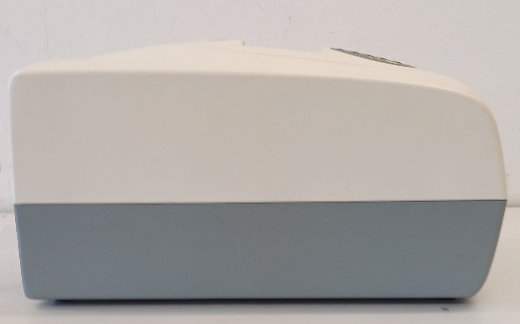 Accessori da laboratorio: Amersham Biotrak II Plate Reader – Usato da Niederdorf venduto da LeptonAG_Labor 4