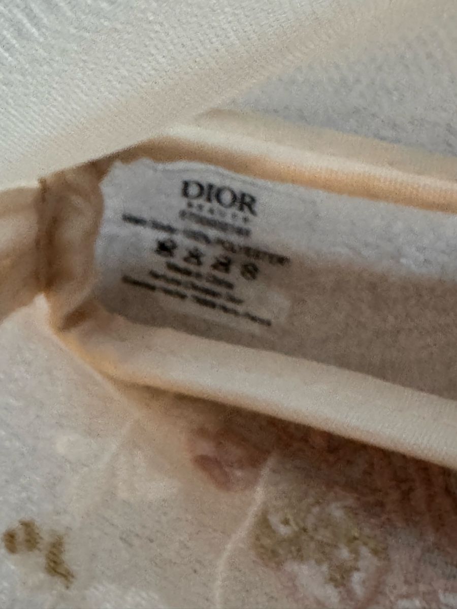 Dior Custodie per cosmetici: Trousse brodée Dior Butterfly – Nuovo e nell'imballaggio originale da Genève venduto da Allisgood 9