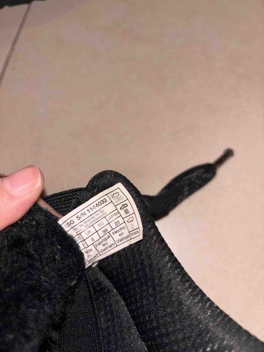 Ugg Scarpe da donna: UGG lowmel Sneakers Black Size 39 – Nuovo (secondo la descrizione) da Genève venduto da jae_n2pn 3