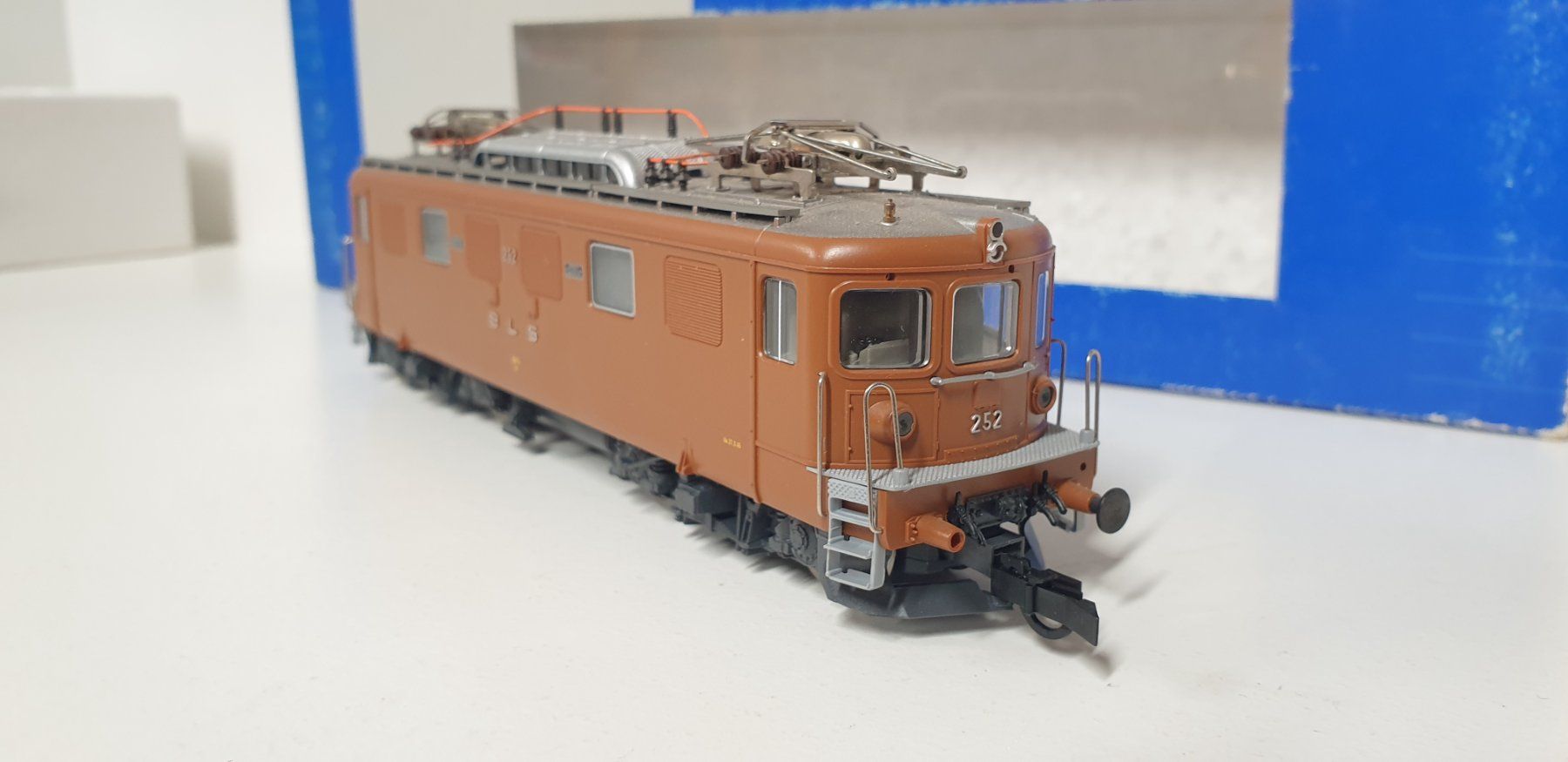 Roco Modelleisenbahnen: Roco BLS Ae4/4 ESU Digital H0/DC 63883 – Gebraucht aus Neuenhof von ludovicco 6