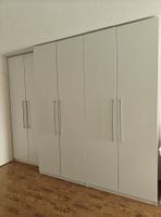 Kleiderschrank in sehr gutem Zustand