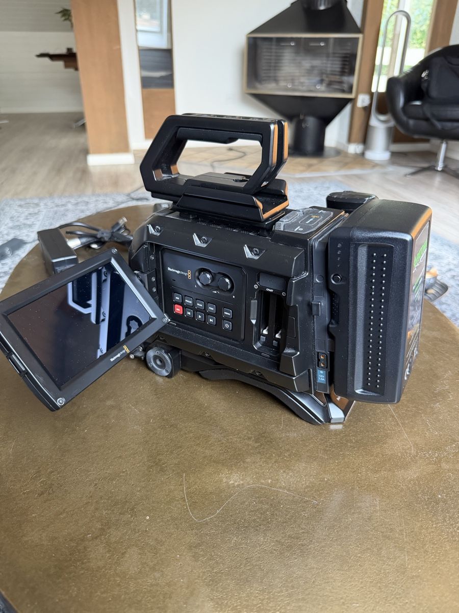 Blackmagic Videocamere: Blackmagic ursa mini  – Usato da Langenthal venduto da lau_vv9q