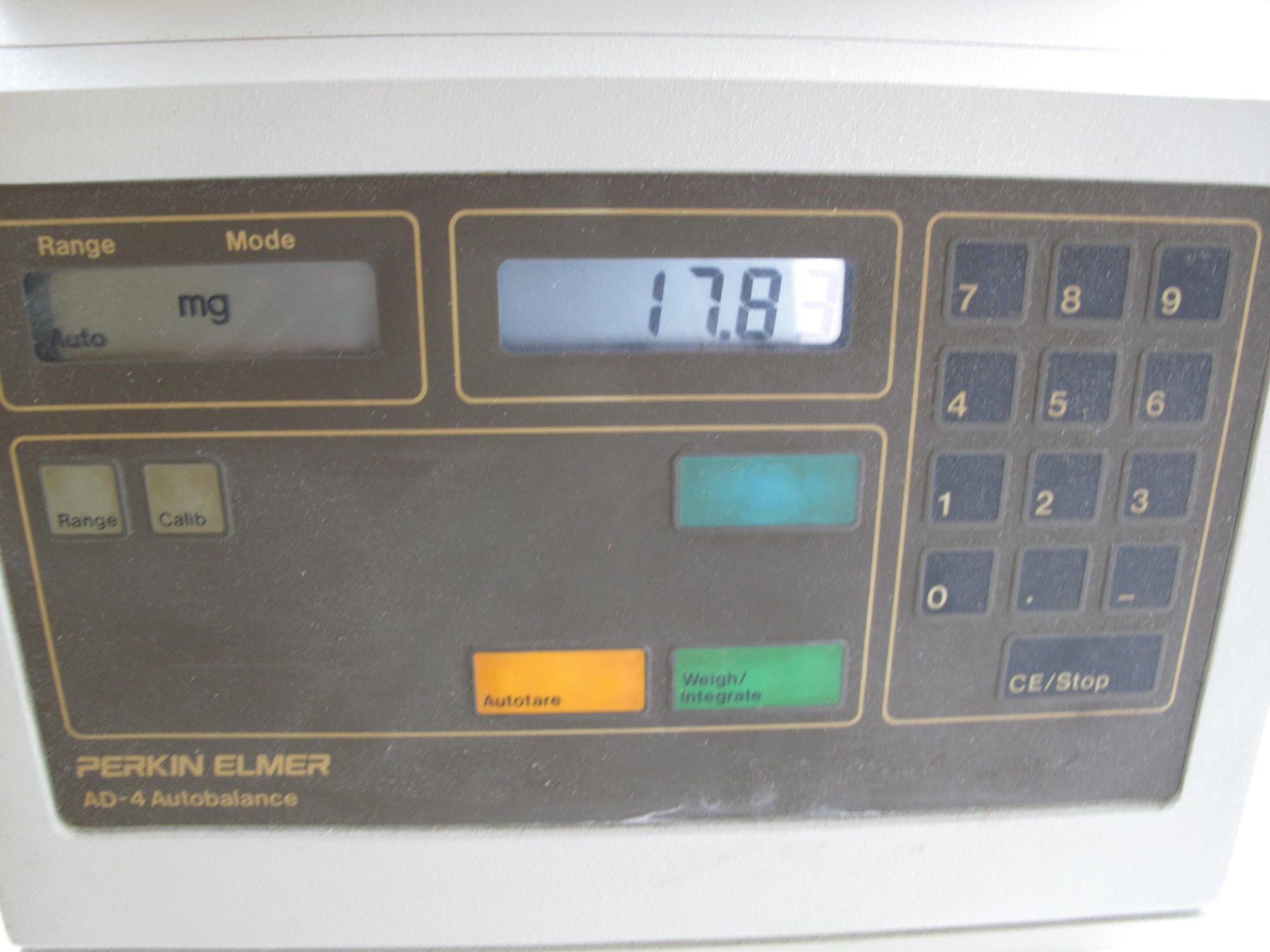 Accessori da laboratorio: Perkin Elmer AD-4 Auto Balance Scale Microwaage – Usato da Zürich venduto da Wyssen2 7